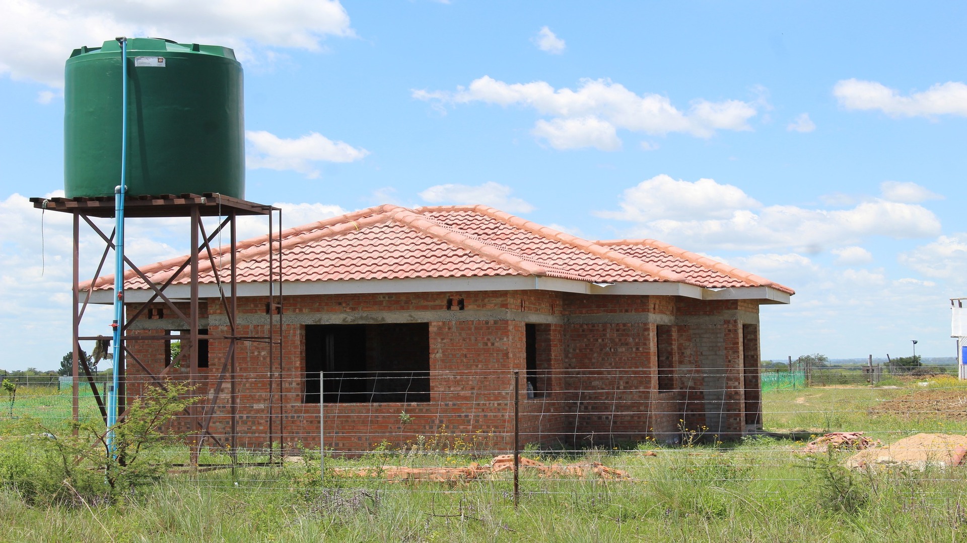 The Epitome of Elegance: The Double Roman Tile Cottage in Kensington